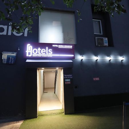 Hotel Noida Grand Sec 58 Kültér fotó