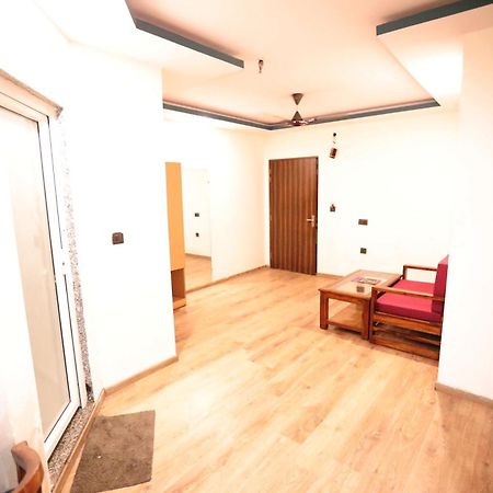 Hotel Noida Grand Sec 58 Kültér fotó