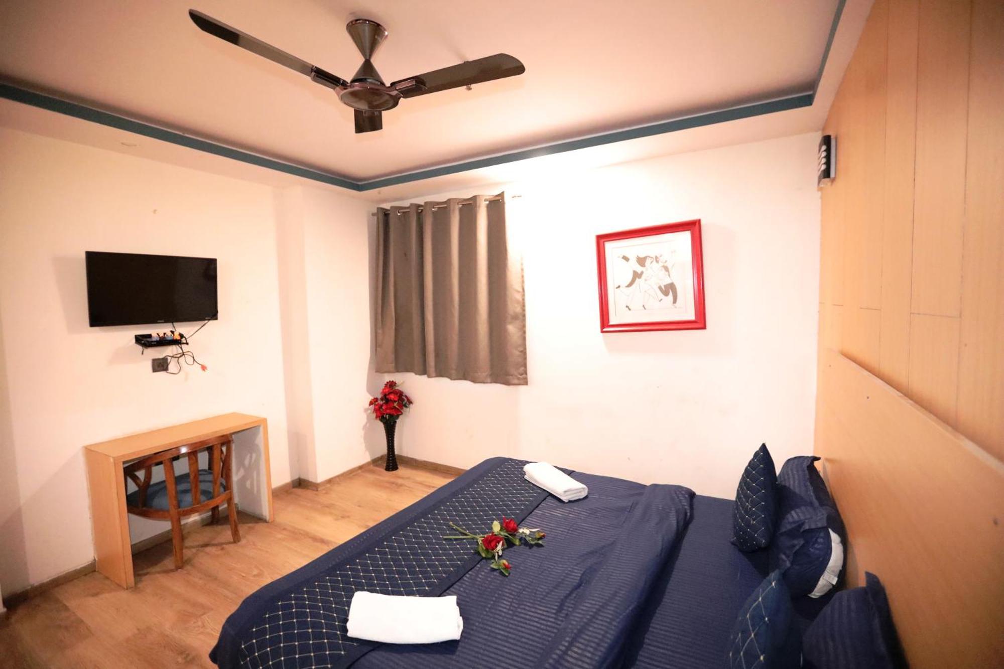 Hotel Noida Grand Sec 58 Kültér fotó