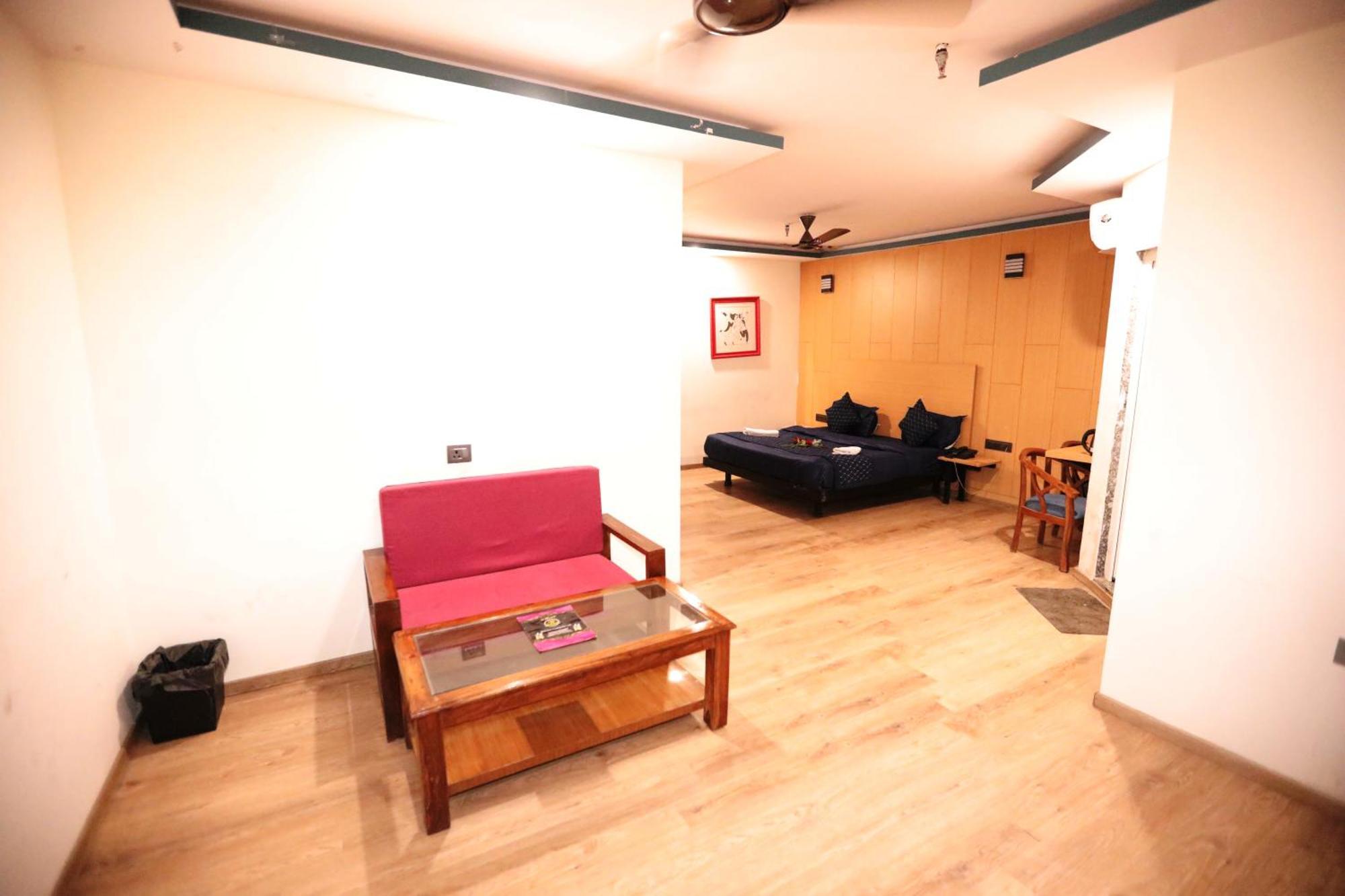 Hotel Noida Grand Sec 58 Kültér fotó