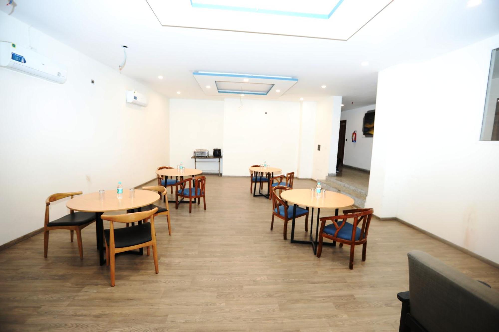 Hotel Noida Grand Sec 58 Kültér fotó