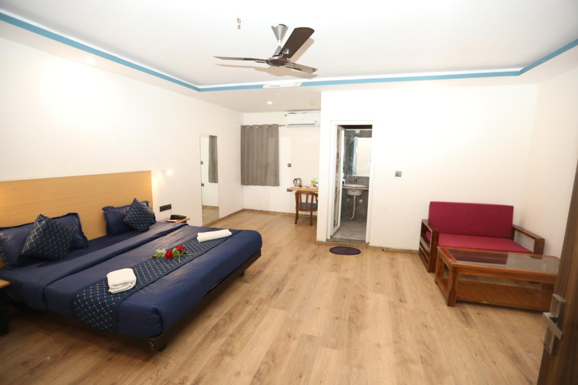 Hotel Noida Grand Sec 58 Kültér fotó